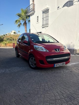 Peugeot 107 1.0 AUTOMATICO (Toyota)
