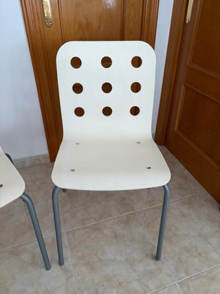 Silla de escritorio blanca y gris