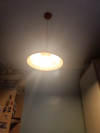 Lámparas de cristal y metal doradas