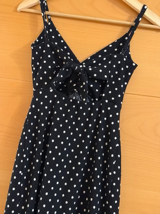 Vestido negro lunares blanco