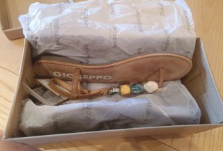 Sandalias Gioseppo con abalorios