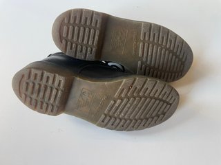 Zapatos Dr. Martens Negros Unisex