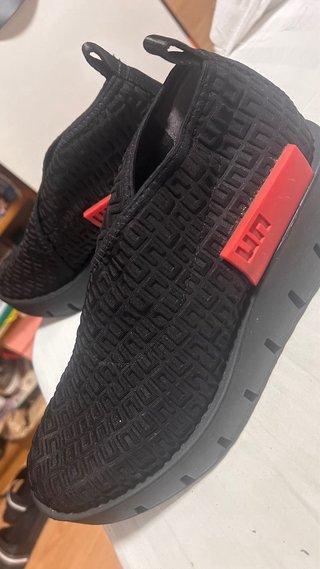 Zapatos United Nude Negros y Rojos