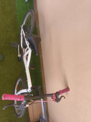 Bicicleta infantil BTWIN blanca