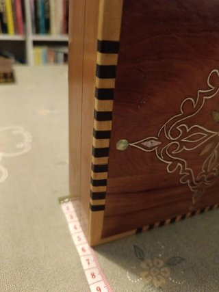Caja de madera decorada