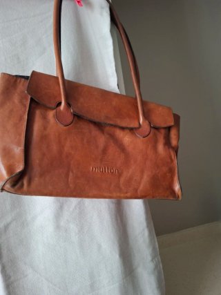 Bolso de piel marrón