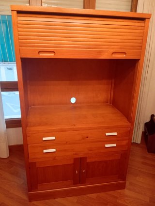Mueble TV madera con persiana y cajones