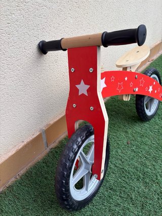Bicicleta de madera sin pedales para niños