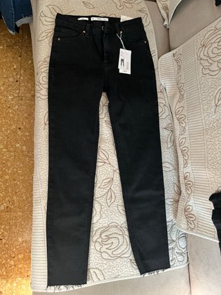 Pantalones vaqueros Mango negros talla XS