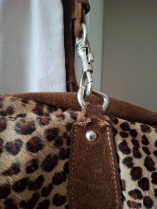 Bolso de serraje estampado leopardo