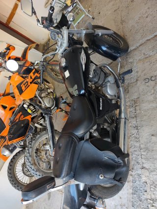 Suzuki Marauder 125 Negra
