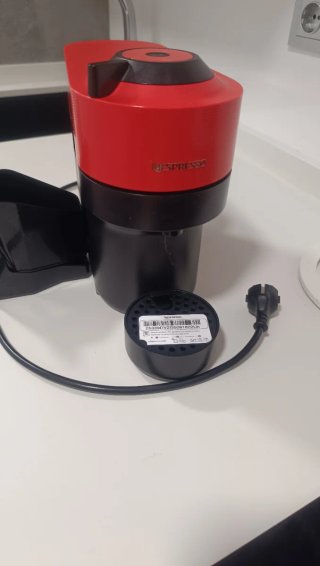 Cafetera Nespresso Roja y Negra