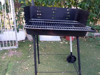 Barbacoa de carbón metálica