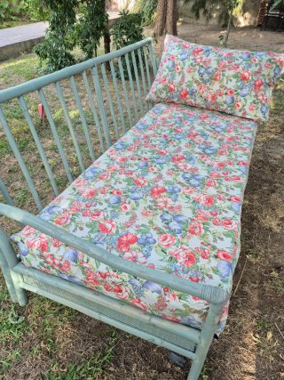 Banco sofa cama bambú floral para jardin y porche