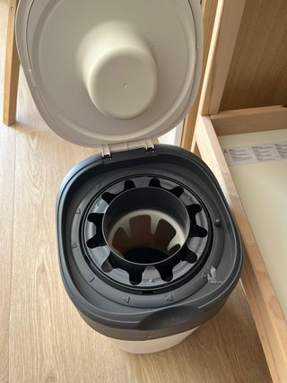 Cambiador bebé y cubo pañales