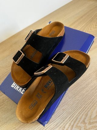 Sandalias Birkenstock Negras y Doradas