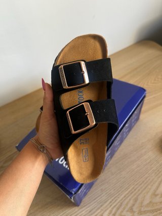 Sandalias Birkenstock Negras y Doradas
