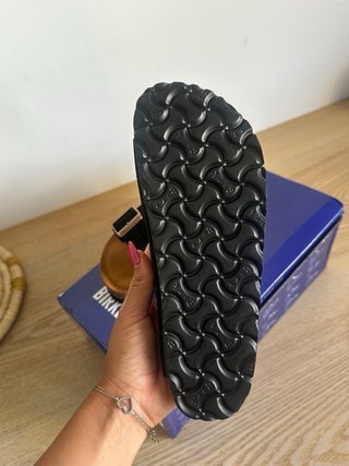 Sandalias Birkenstock Negras y Doradas