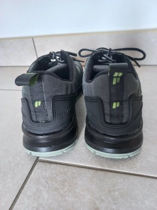 Zapatos de trabajo y seguridad negros
