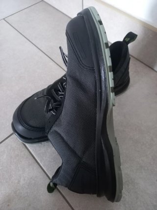 Zapatos de trabajo y seguridad negros