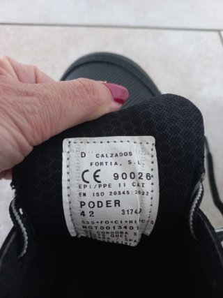 Zapatos de trabajo y seguridad negros