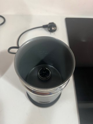 Espumador de Leche Nespresso Negro