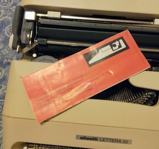Macchina da scrivere Olivetti LETTERA 35