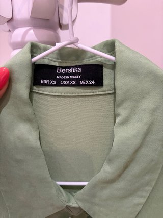 Camisa Bershka verde XS