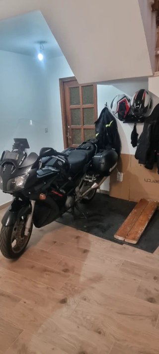 Yamaha FJR 1300 2004 Negra