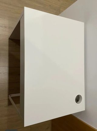 Escritorio blanco y beige