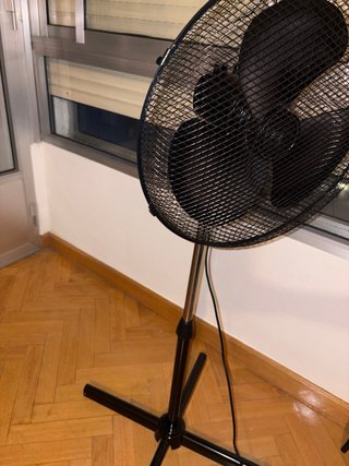 Ventilador Pie Negro Home Carrefour + Caja