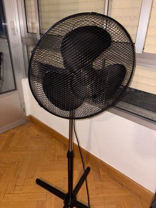 Ventilador Pie Negro Home Carrefour + Caja