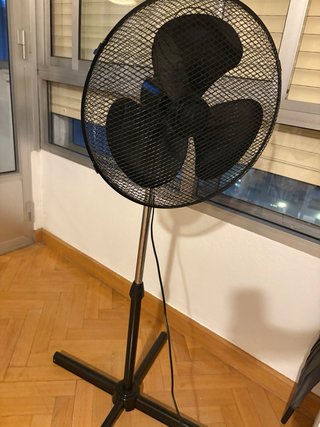 Ventilador Pie Negro Home Carrefour + Caja