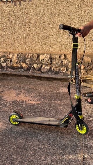 Patinete Oxelo Negro y Amarillo
