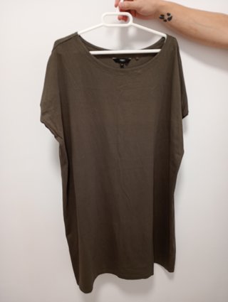 Vestido camiseta verde caqui básico