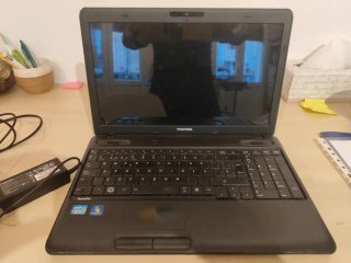 Portátil Toshiba Satellite Negro