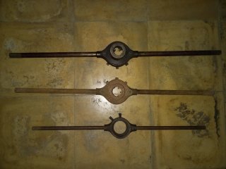 3 Terrajas o Fileras para roscar hierro
