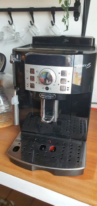 Cafetera Automática Delonghi Magnifica S