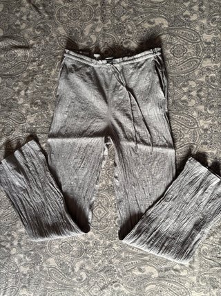 Pantalón gris plisado