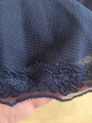 Blusa azul oscuro manga acampanada