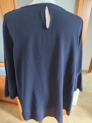 Blusa azul oscuro manga acampanada
