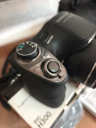 Fotocamera Sony Cyber-shot DSC-H300 + Custodia e Scatola