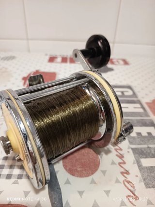 Carrete de pesca Mitchell 624
