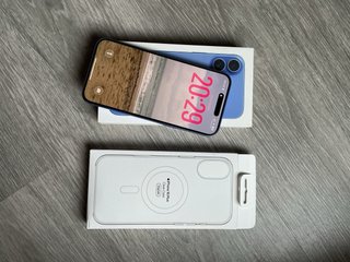 iPhone 16 Plus Azul + Funda Transparente original