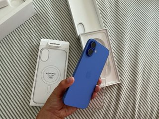 iPhone 16 Plus Azul + Funda Transparente original