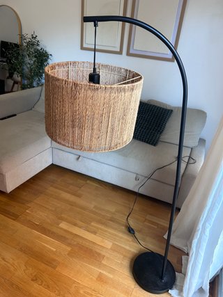 Lámpara de pie Maison du Monde mimbre