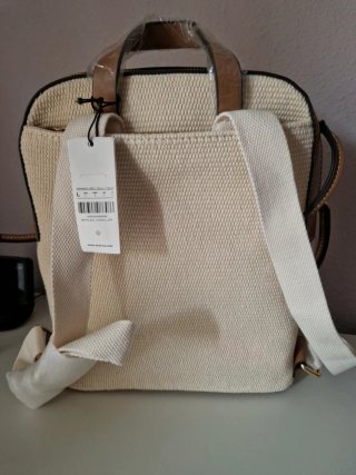 Mochila de rafia beige y marrón