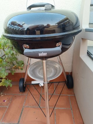 Barbacoa Weber Negra y Plateada