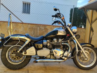 Triumph Bonneville America 800 - 2002