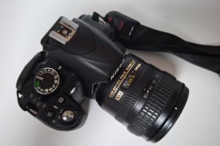 Cámara Nikon D3100 + Accesorios con 4100 disparos.